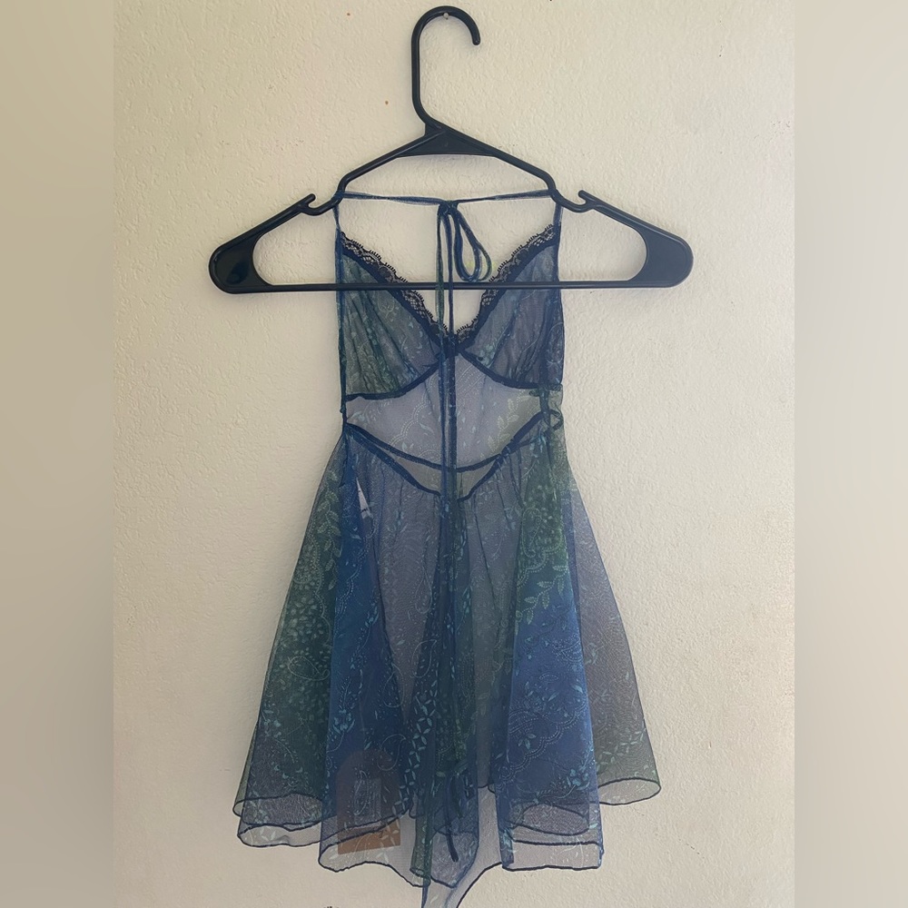 Her pony the label “limited edition pixie dream dress 1”